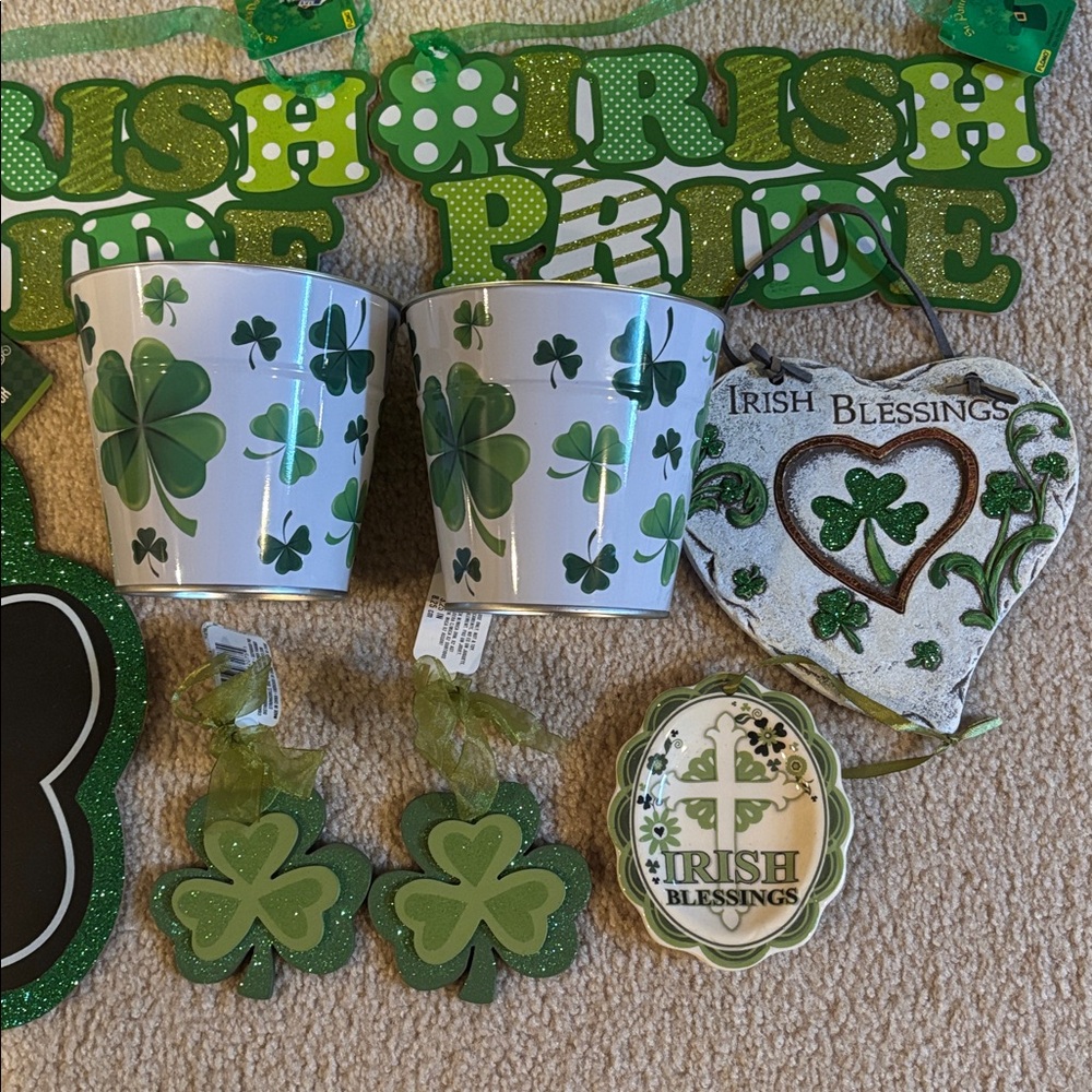 Lot of Festive Irish/St. Patrick’s Day Decorations - Green and White, NEW - Picture 4 of 5